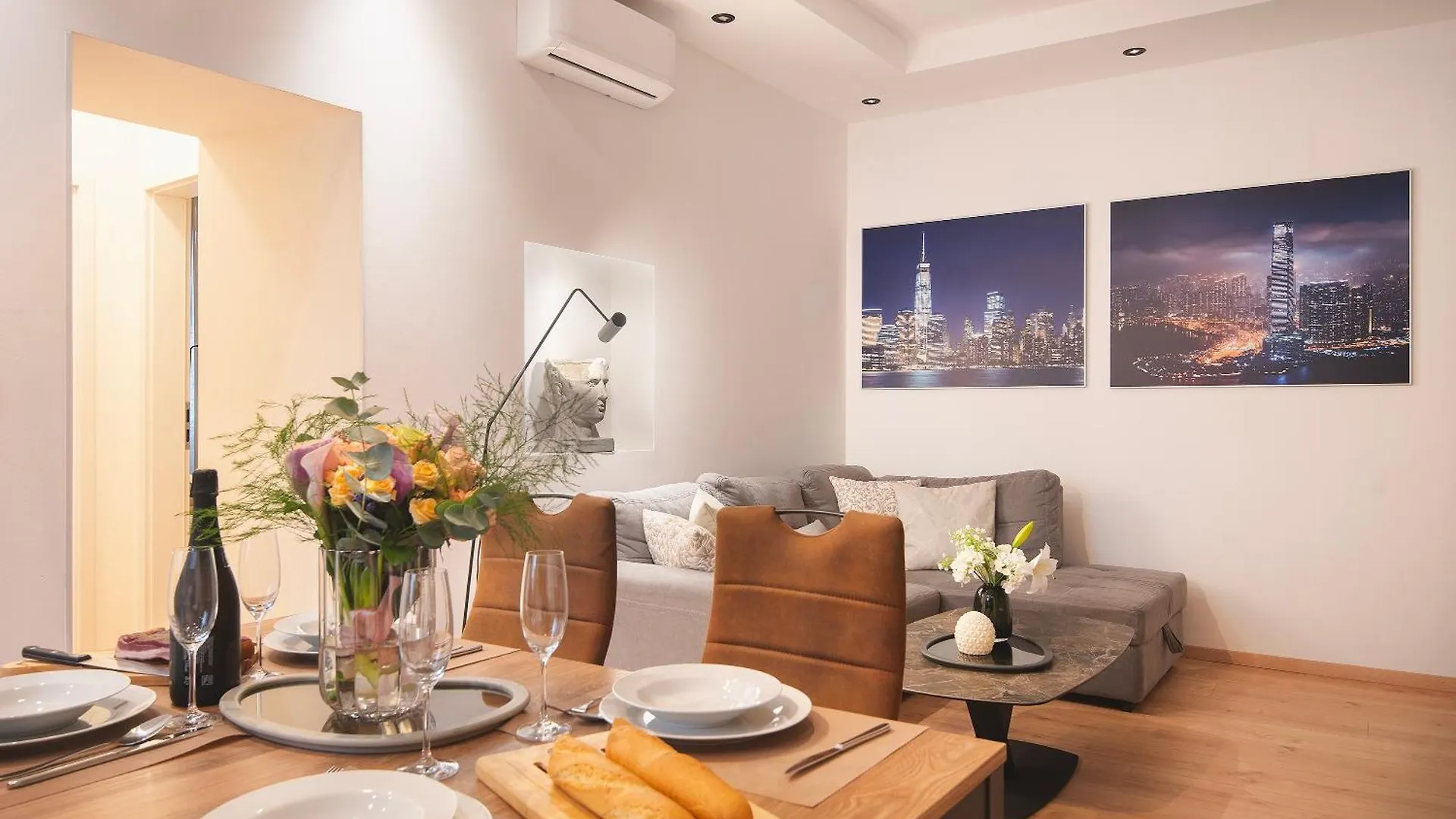 Arta Apartments City Center - With Private Parking Pula 0*,  Kroatien