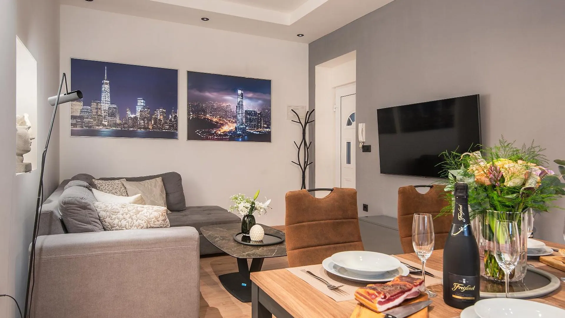 Arta Apartments City Center - With Private Parking Pula