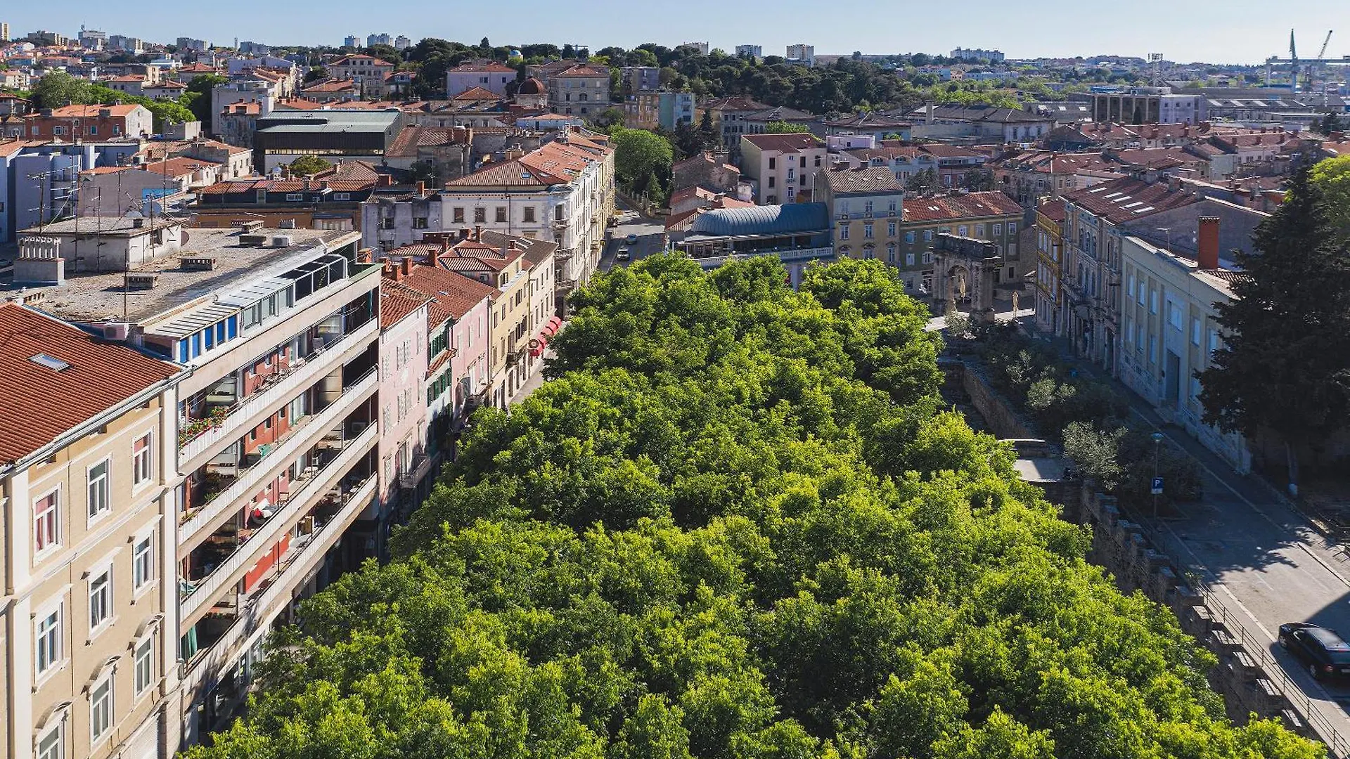 Arta Apartments City Center - With Private Parking Pula 0*,