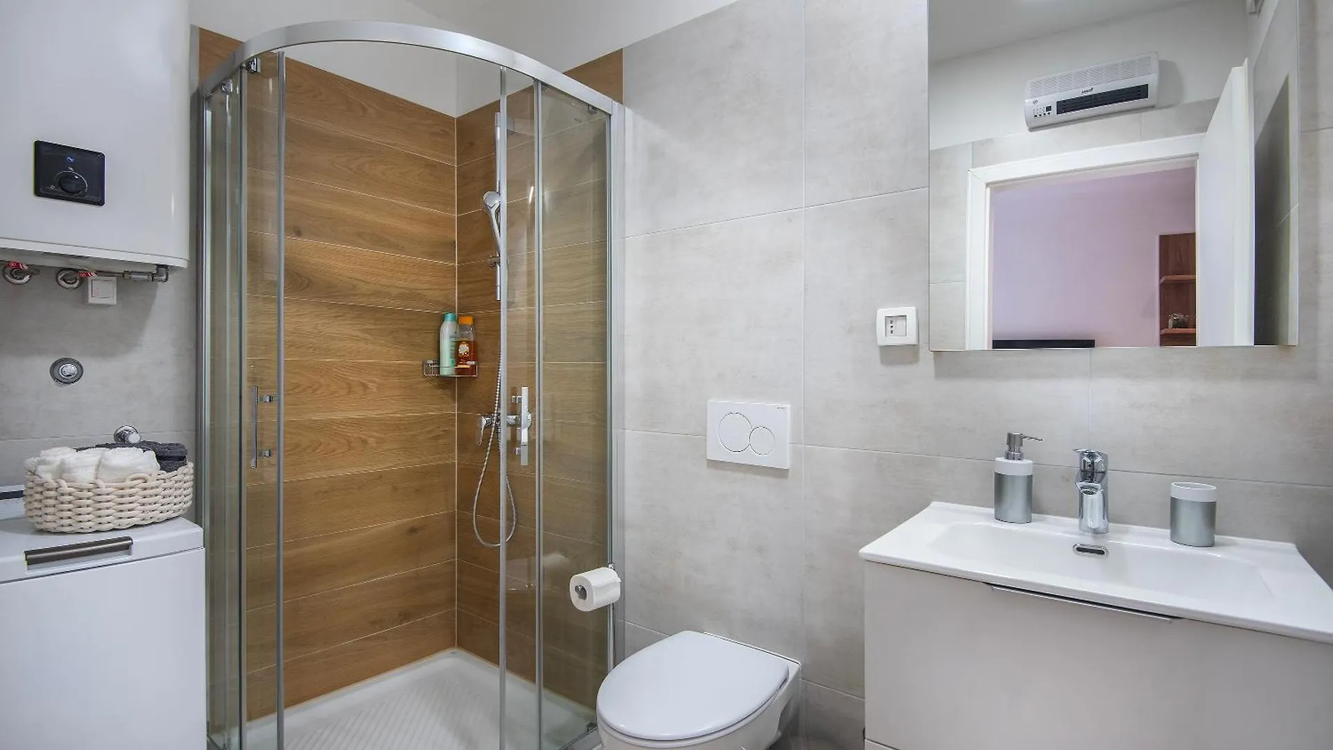 Arta Apartments City Center - With Private Parking Pula